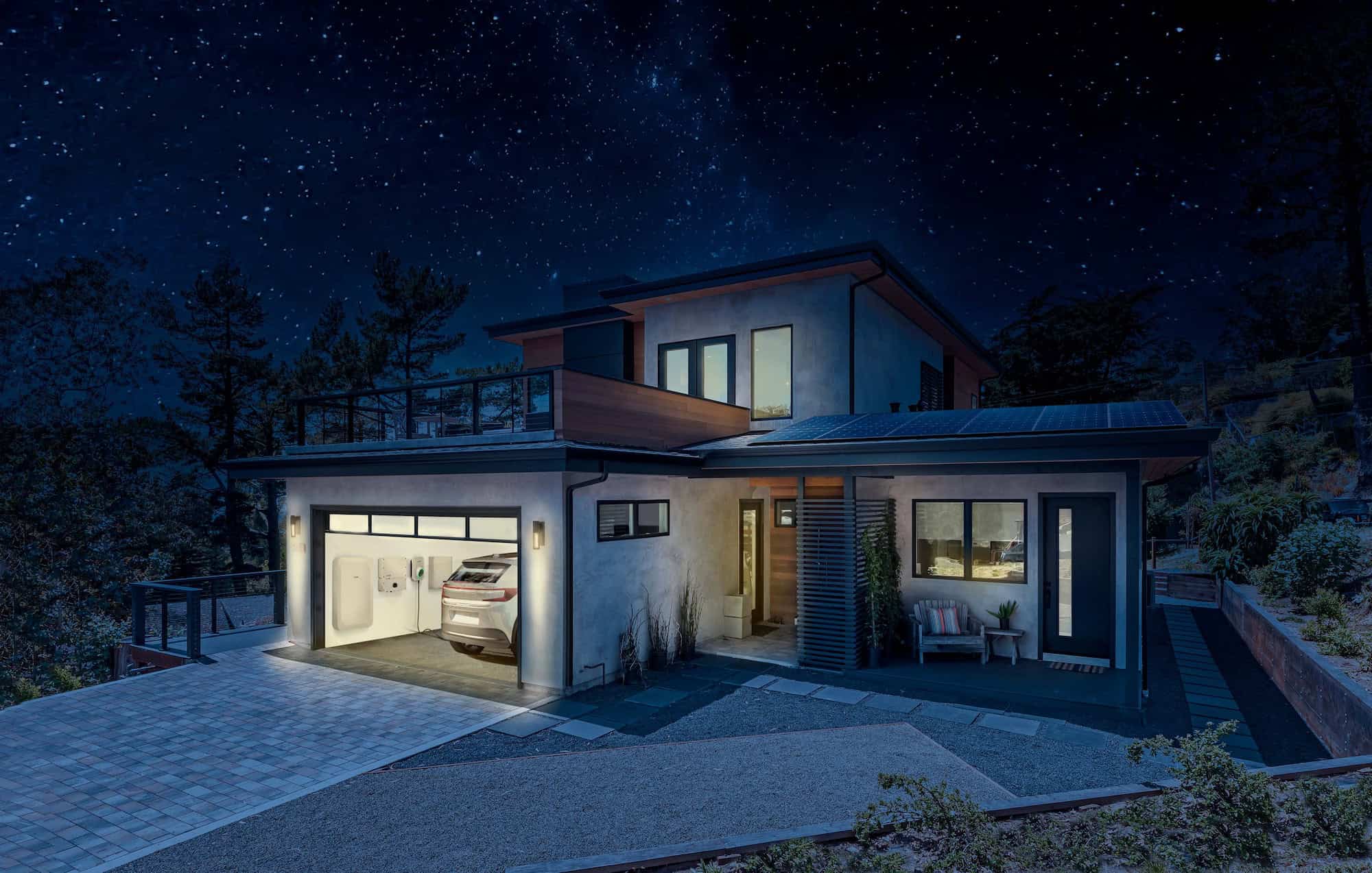 SolarEdge Home Hub & Home Battery_night_in-situ